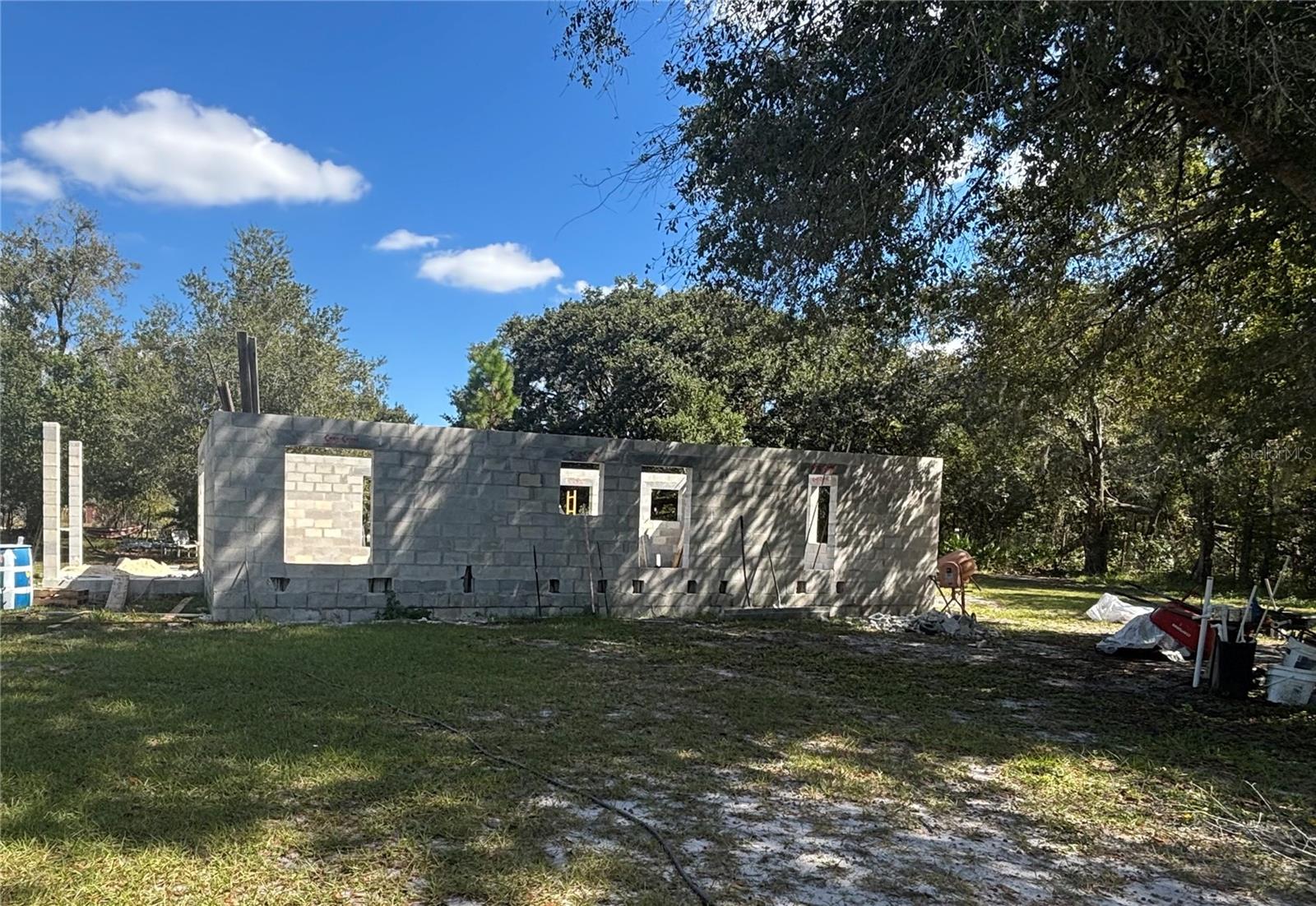 WOODS RANCHING & FARMING TR - Land