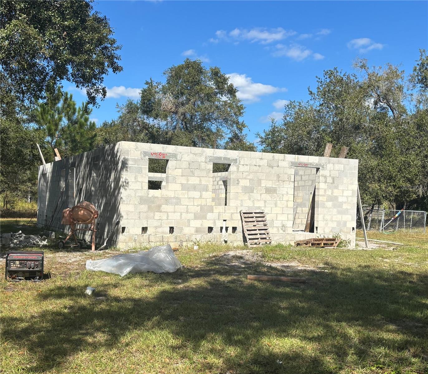 WOODS RANCHING & FARMING TR - Land