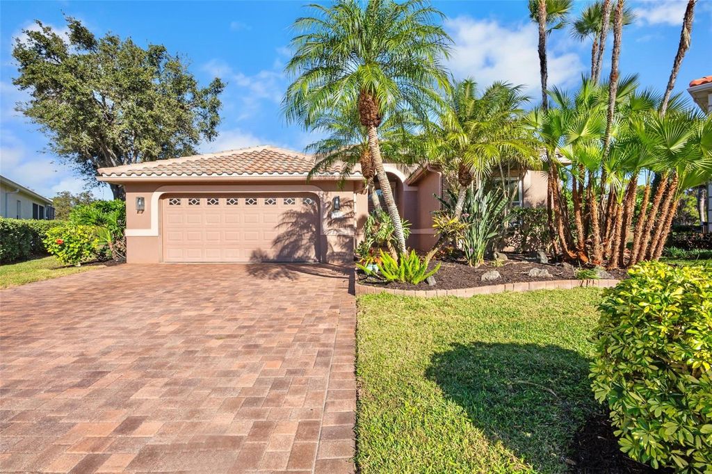Photo of 5137 Redbriar Court, Sarasota, FL 34238 (MLS # A4673625)