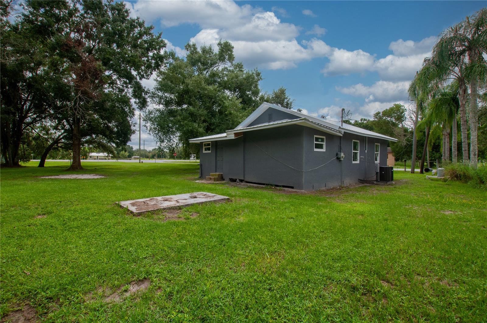 H L & Z S HOLLINGSWORTH ADD - Residential