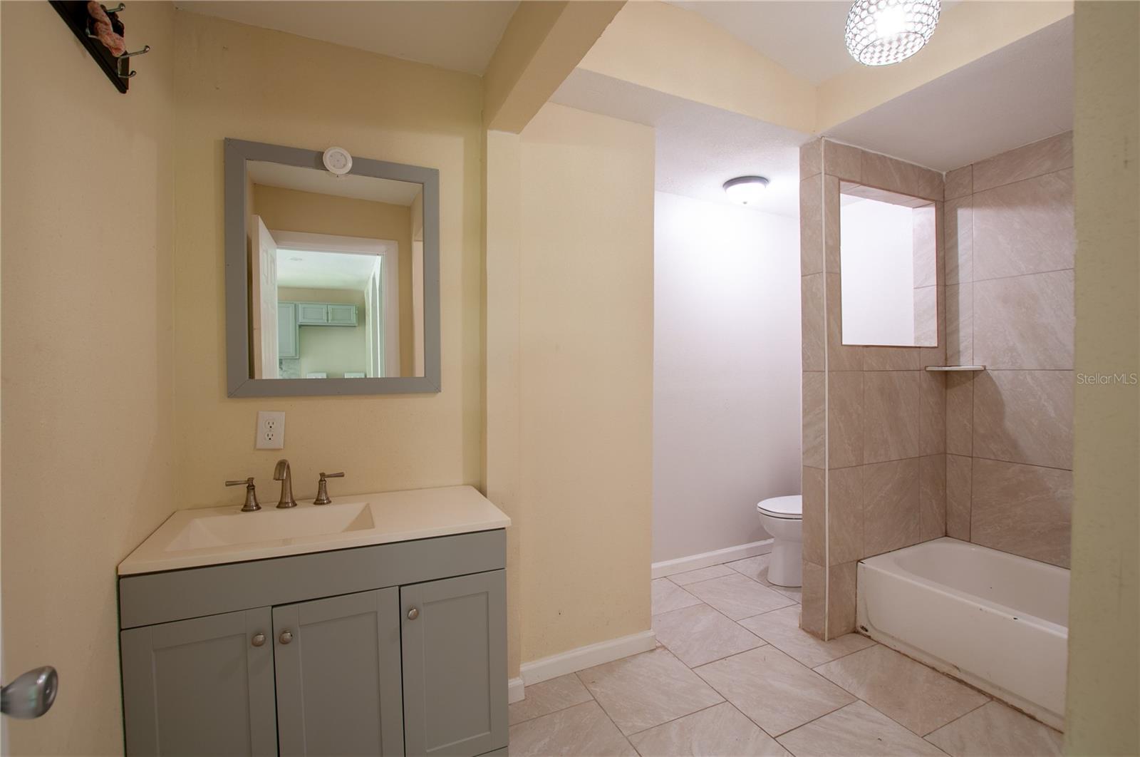 H L & Z S HOLLINGSWORTH ADD - Residential