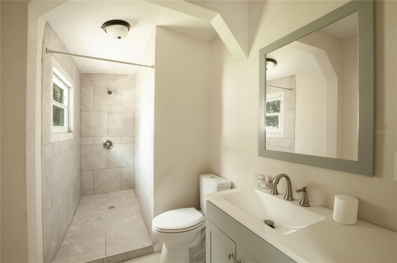 H L & Z S HOLLINGSWORTH ADD - Residential