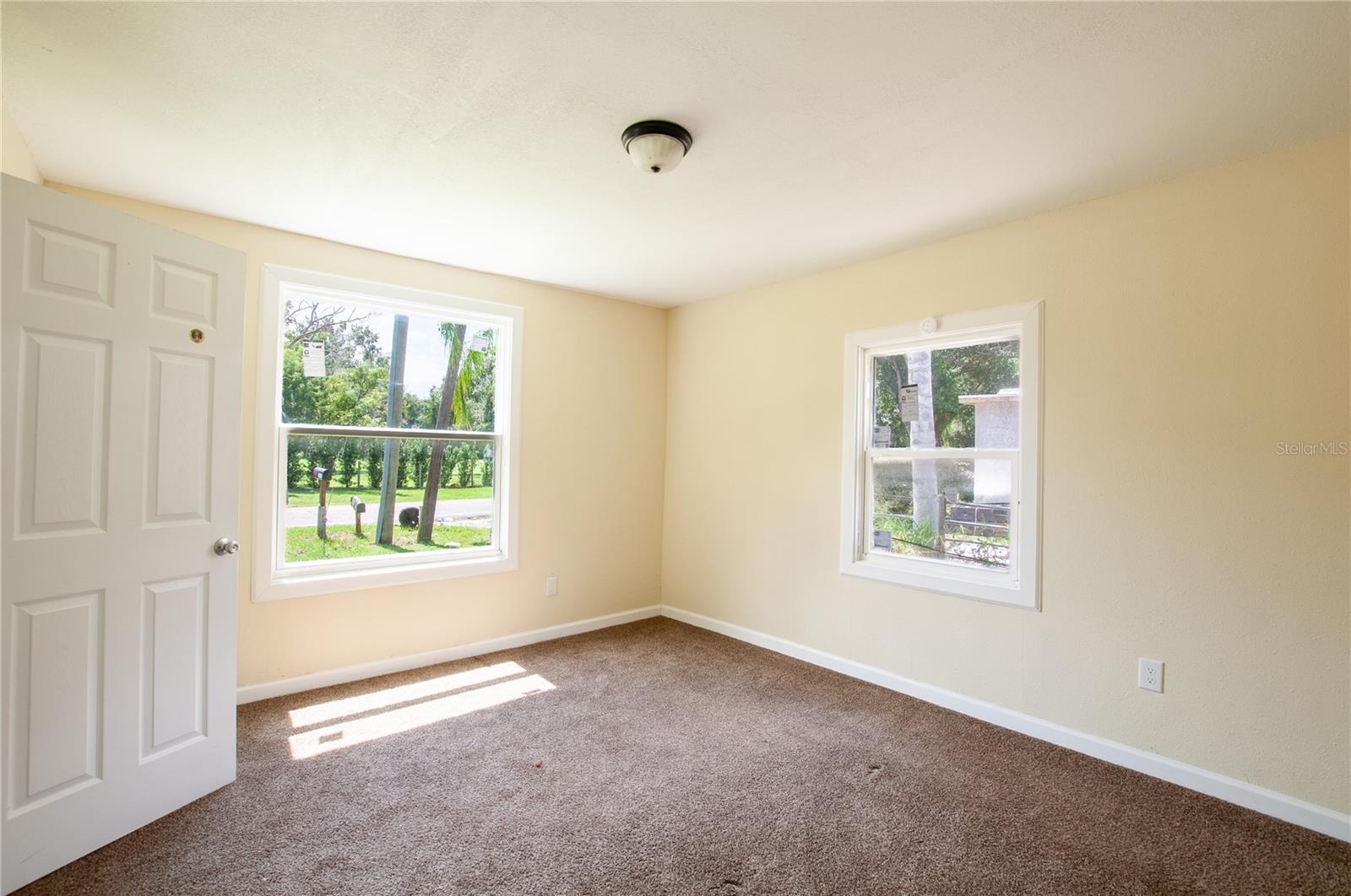 H L & Z S HOLLINGSWORTH ADD - Residential