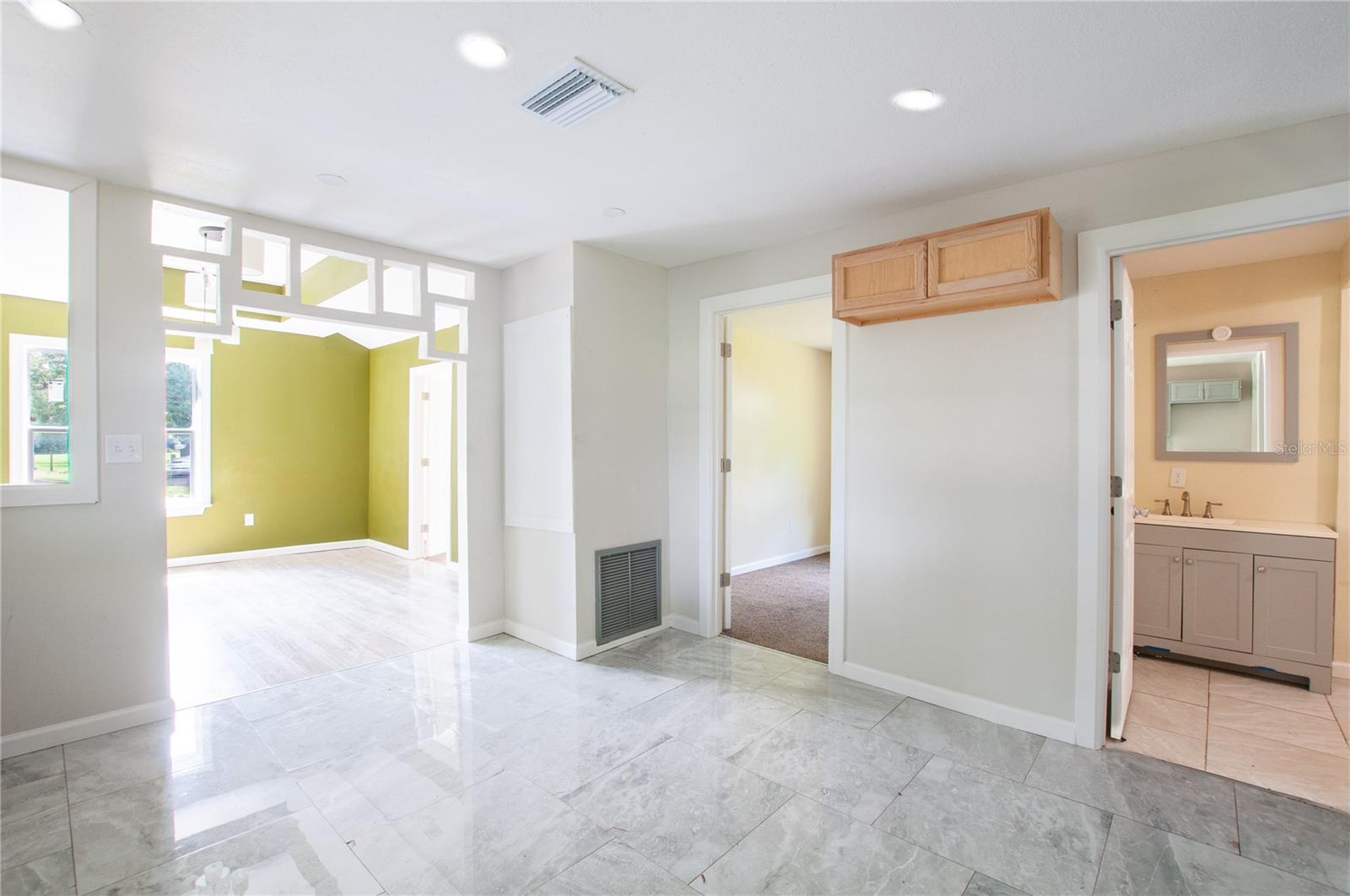 H L & Z S HOLLINGSWORTH ADD - Residential