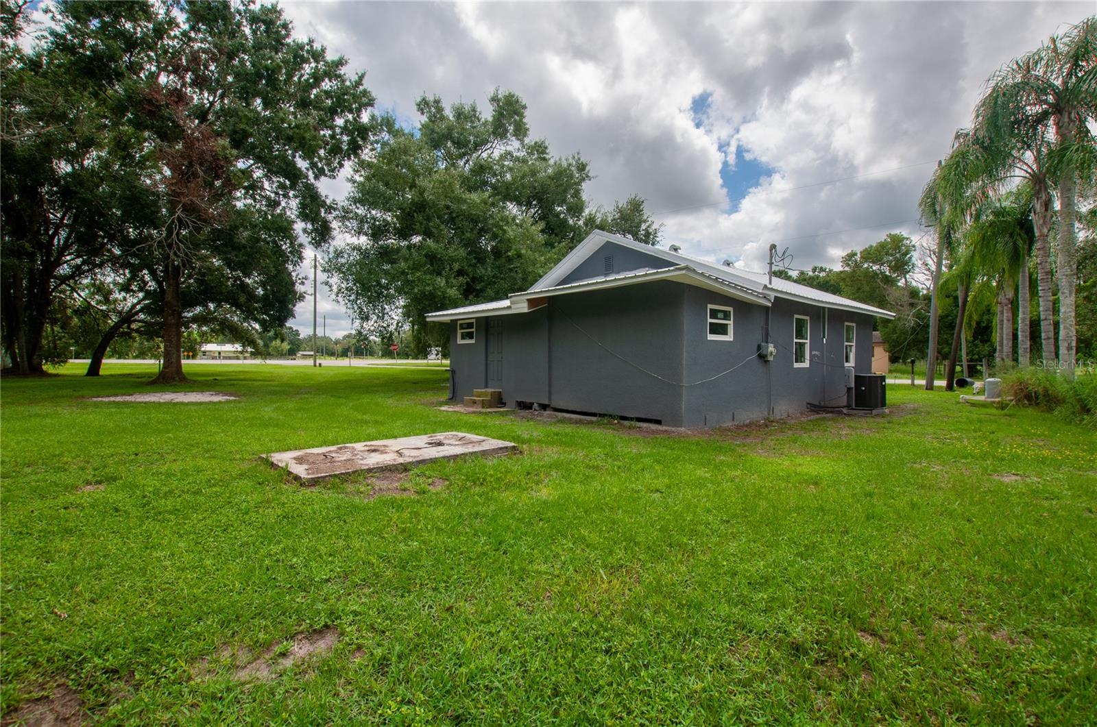 H L & Z S HOLLINGSWORTH ADD - Residential