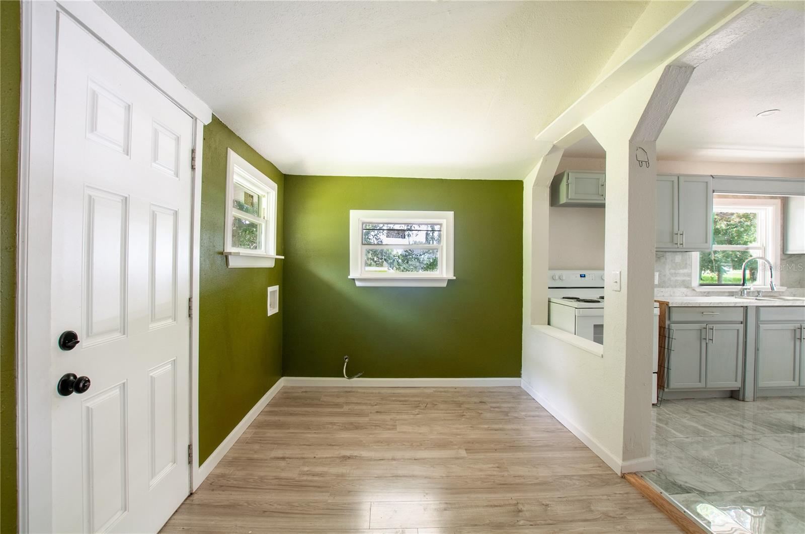 H L & Z S HOLLINGSWORTH ADD - Residential