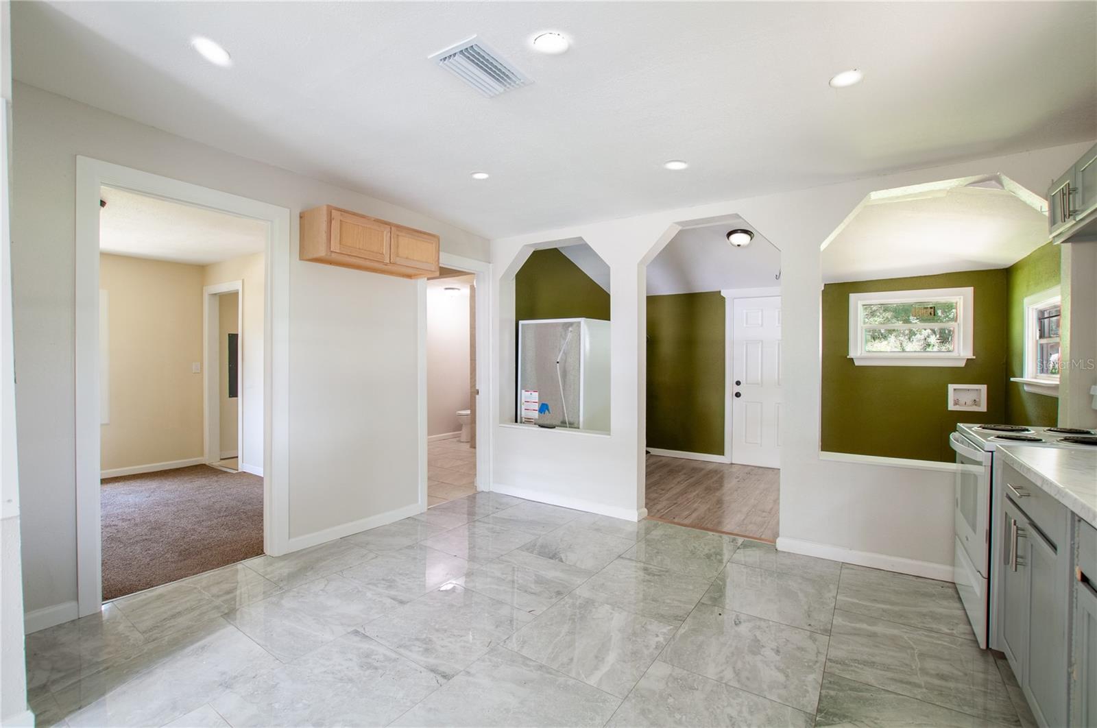 H L & Z S HOLLINGSWORTH ADD - Residential