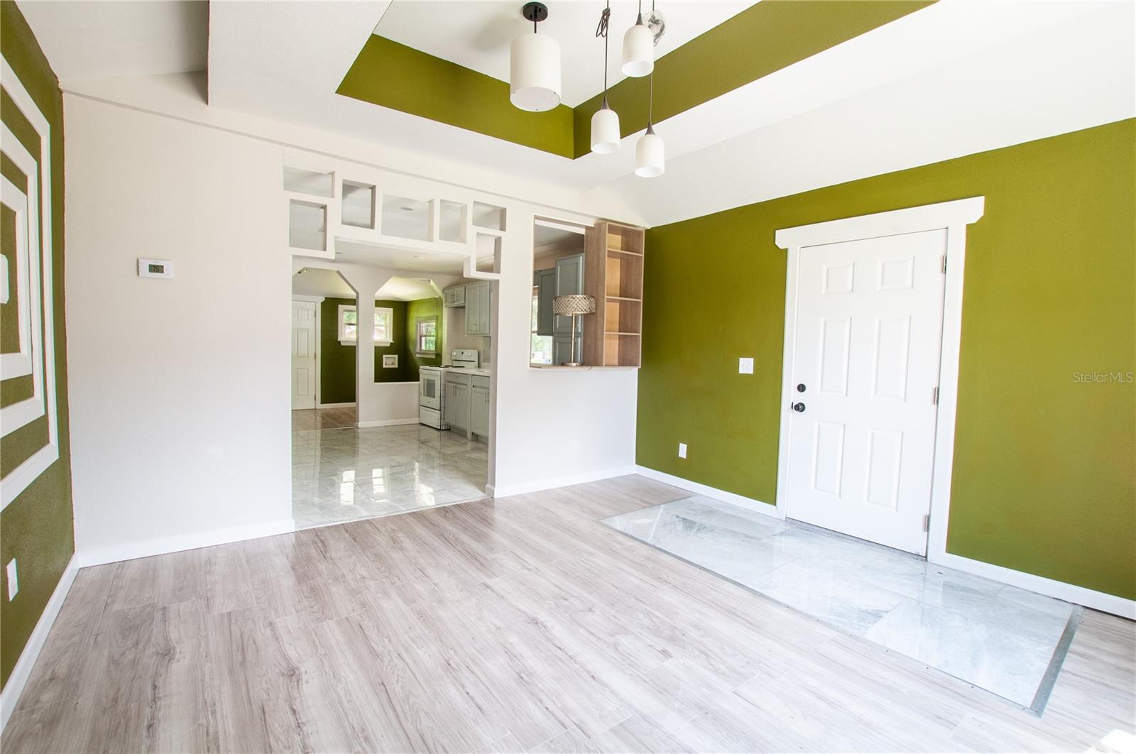 H L & Z S HOLLINGSWORTH ADD - Residential