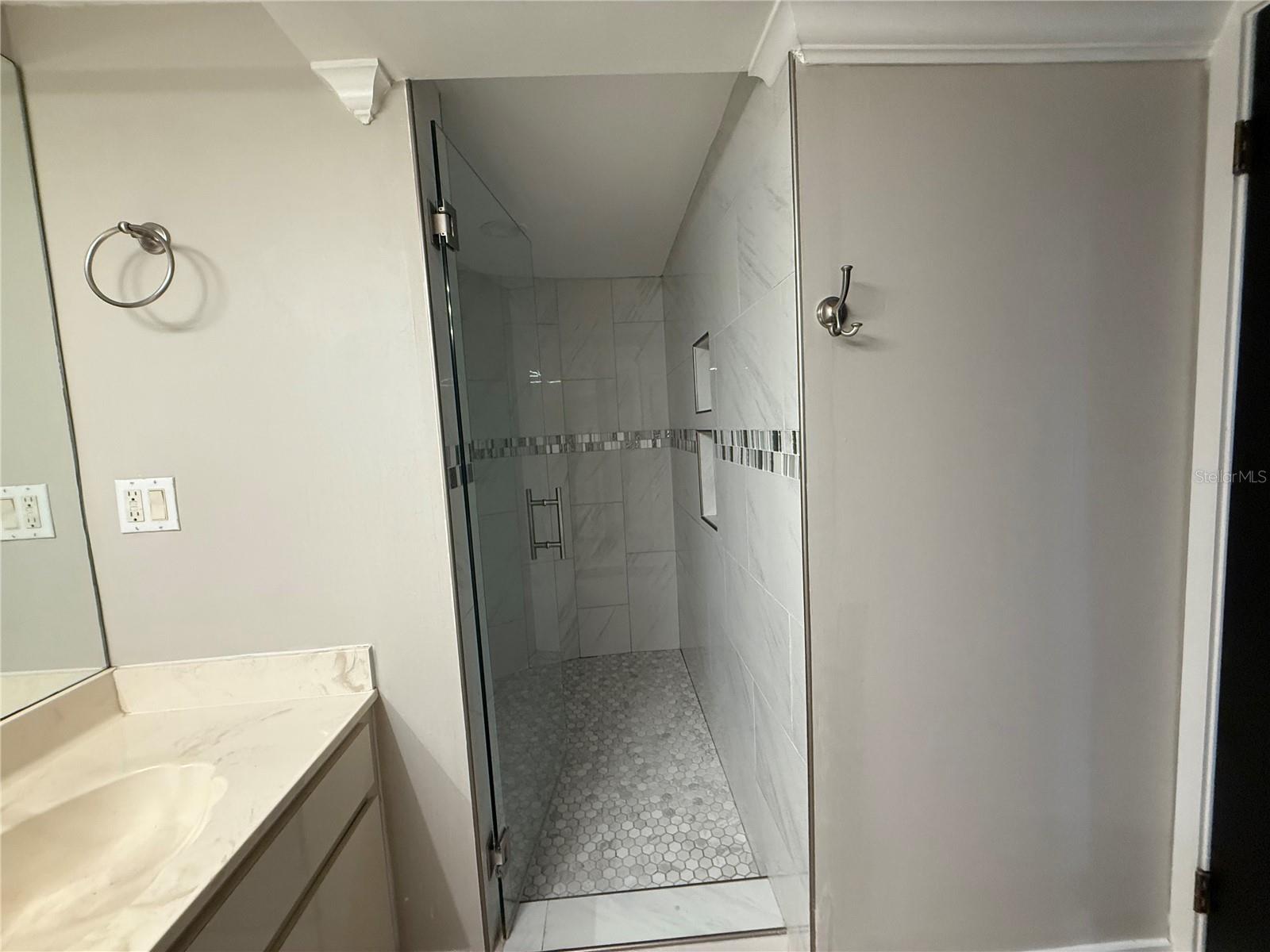 THE PINNACLE APTS A CONDO - Residential Lease