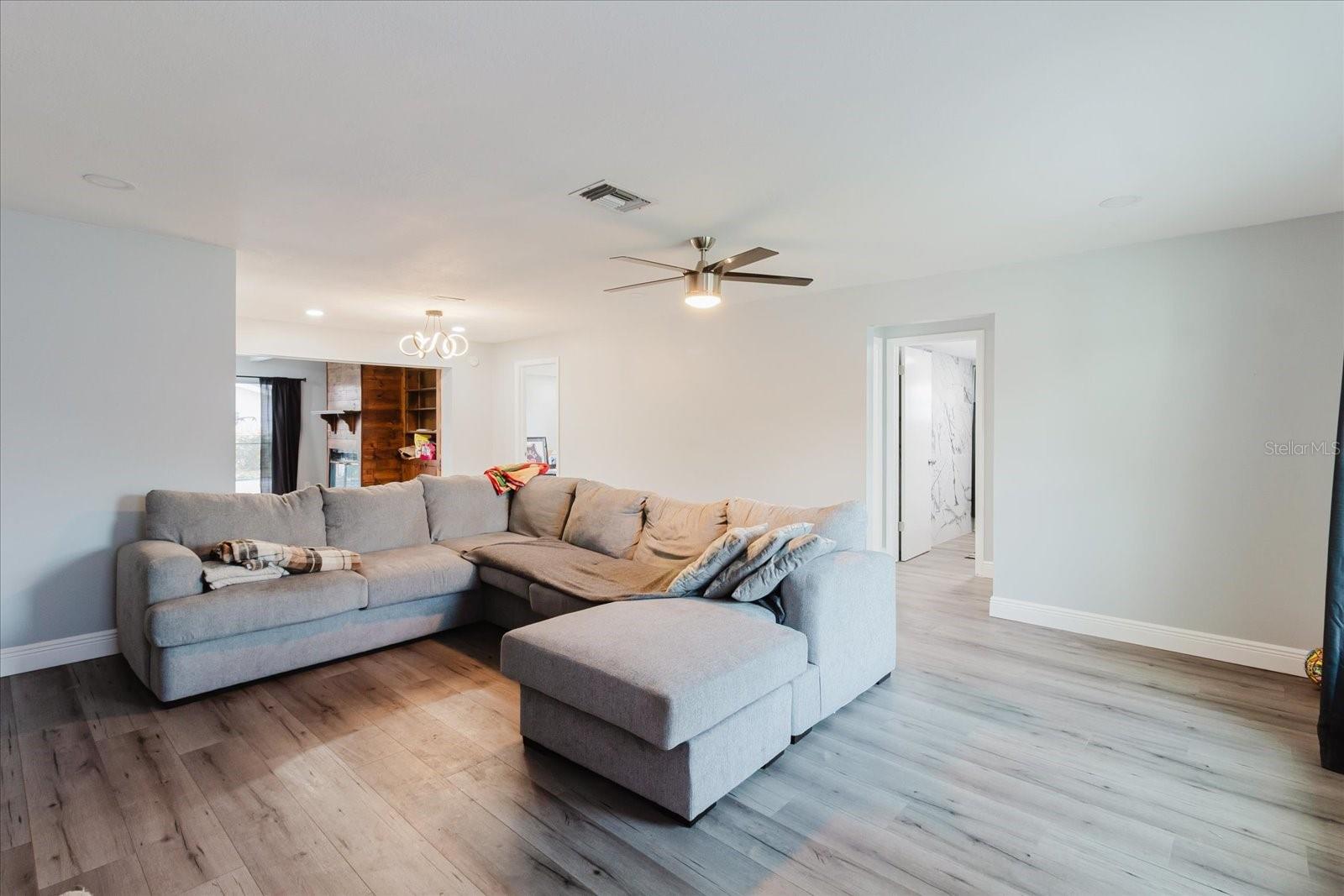 HARBOR PALMS-UNIT THREE - Residential