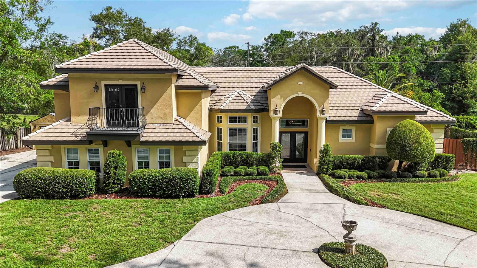 1734 MAJESTIC OAK DRIVE