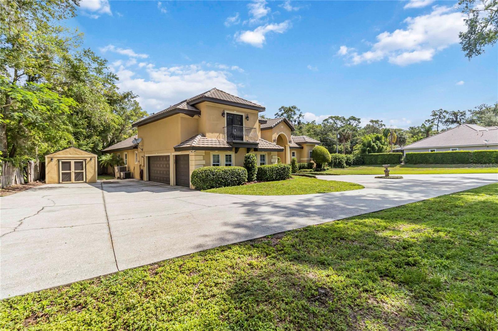 1734 MAJESTIC OAK DRIVE