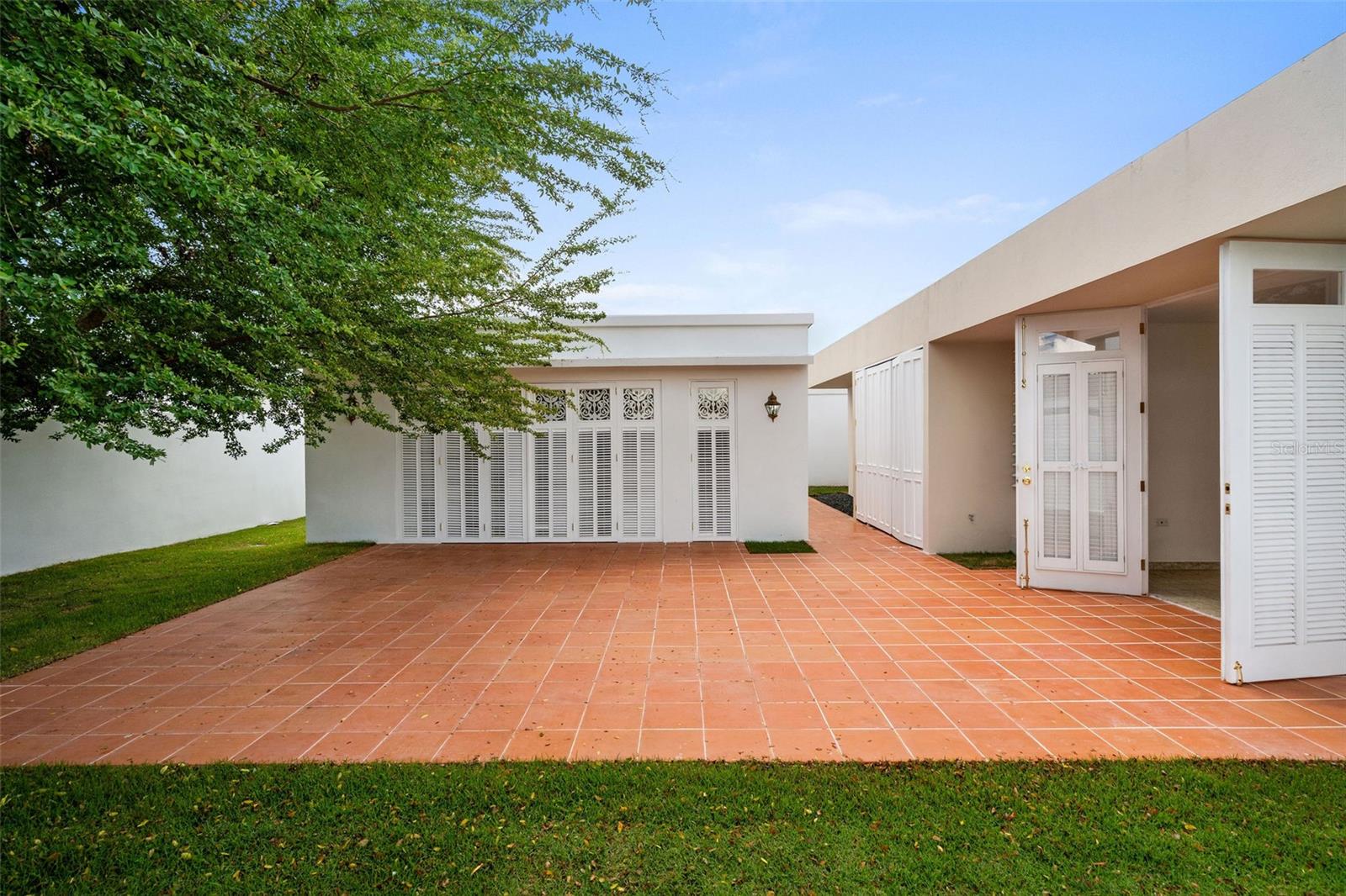 VILLA FRANCA - Residential Lease