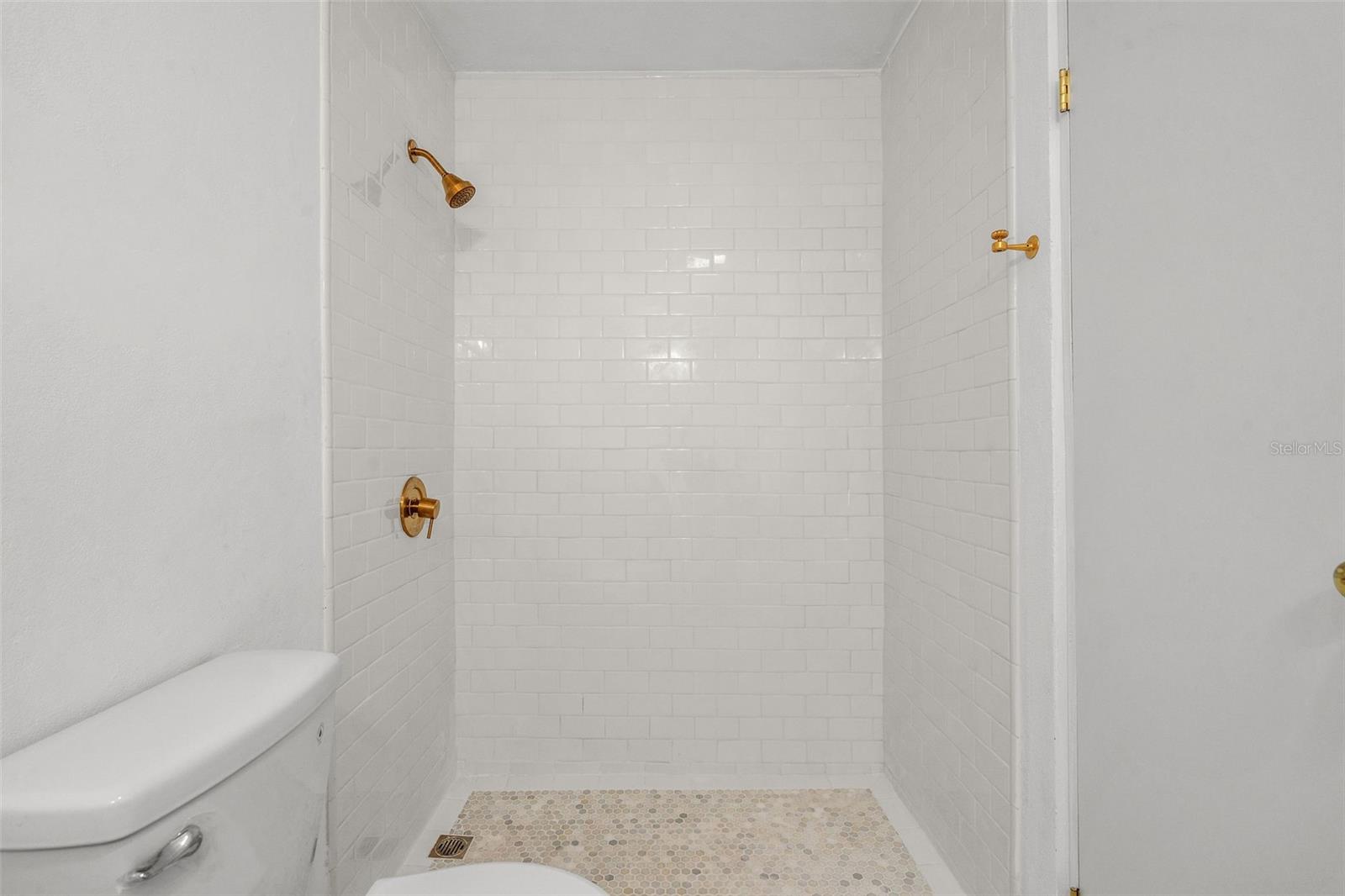 VILLA FRANCA - Residential Lease