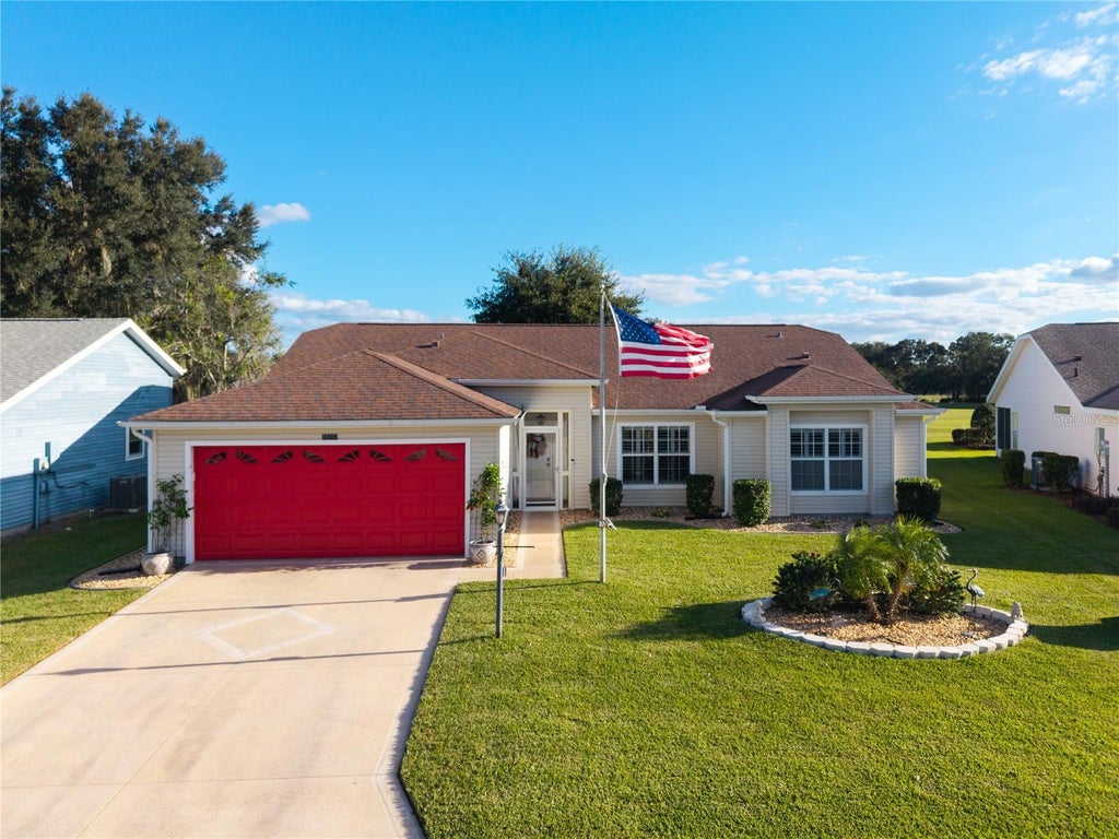 Photo of 25233 Lost Oak Circle, Leesburg, FL 34748 (MLS # O6450760)