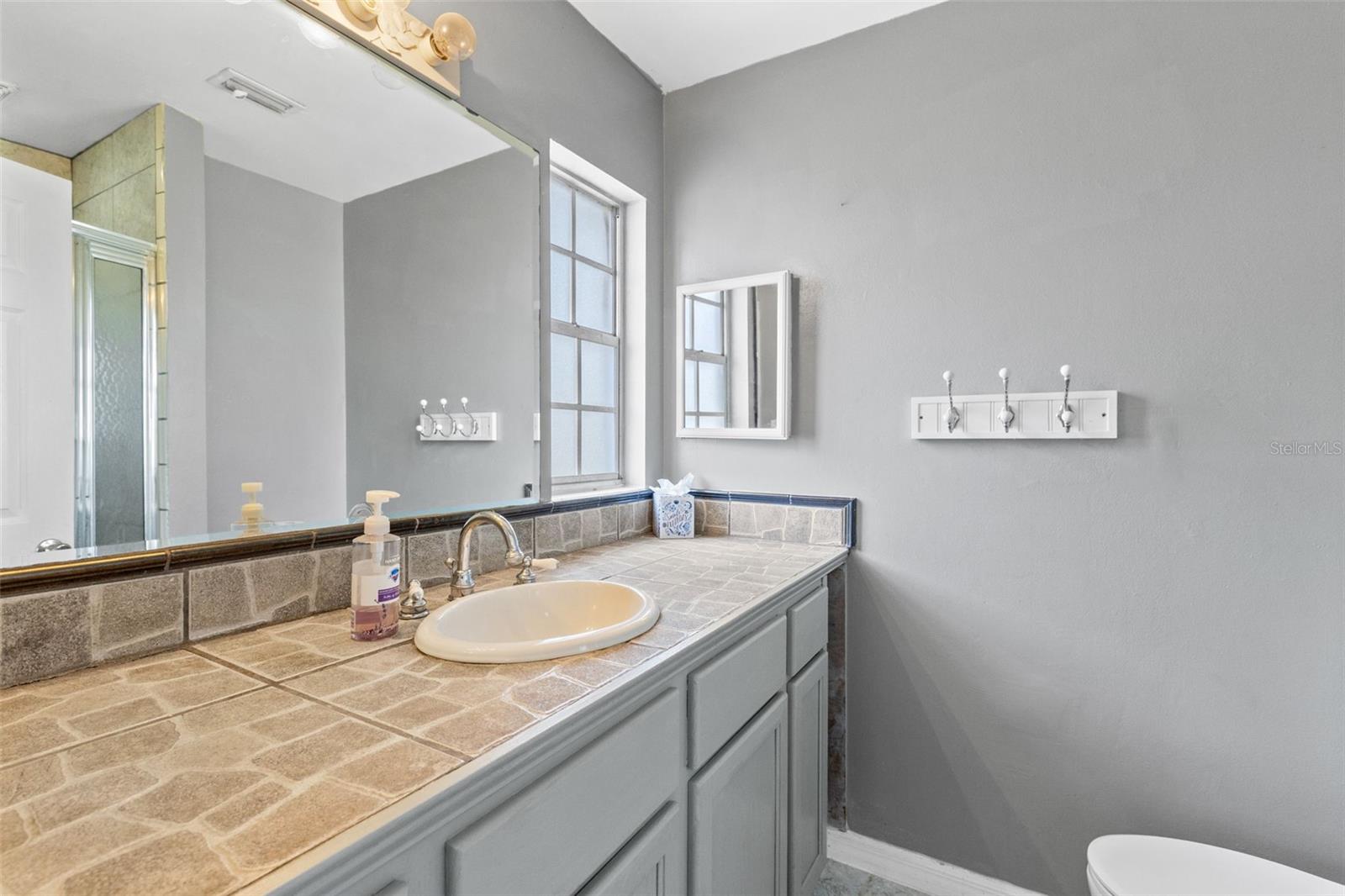 TEALWOOD COVE FIRST ADD - Residential