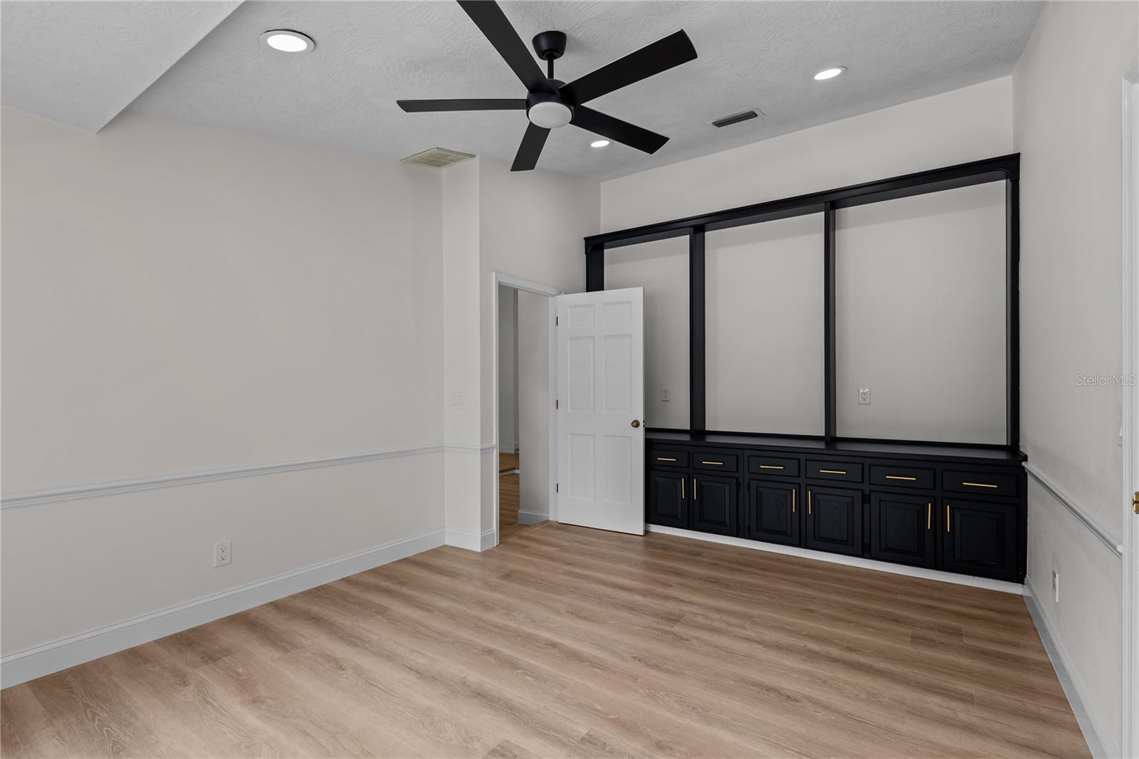 CYPRESS RUN - Residential
