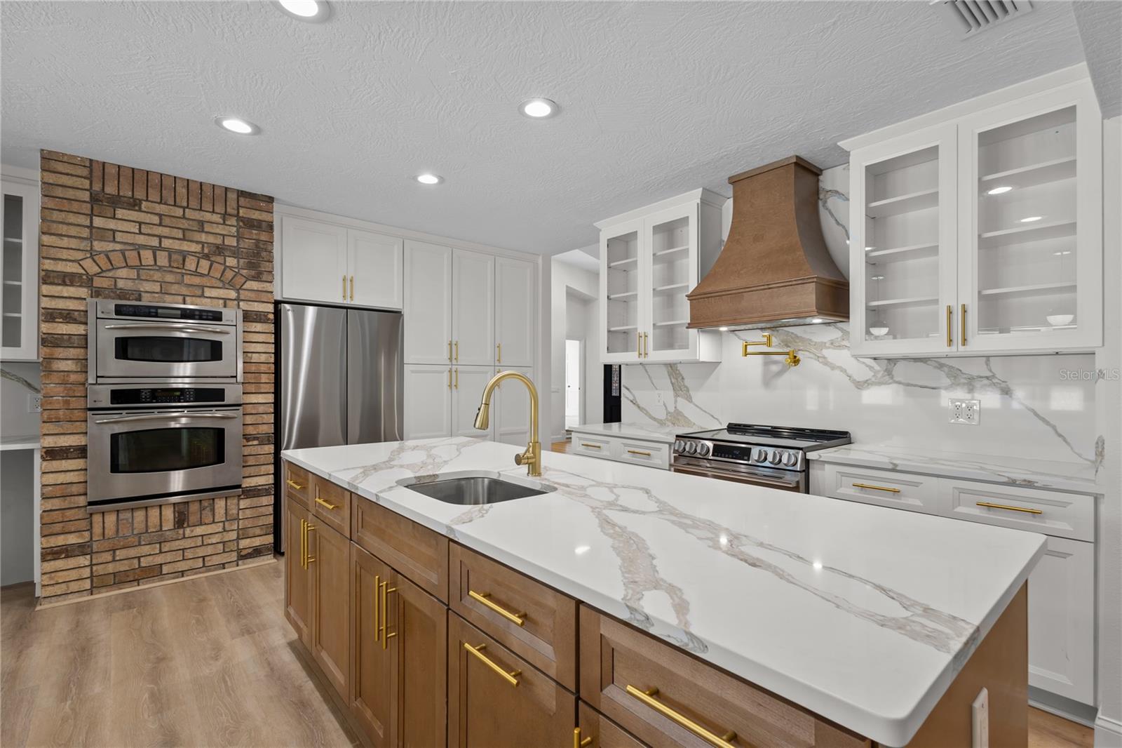 CYPRESS RUN - Residential