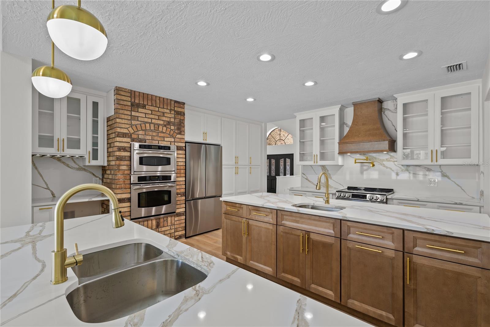 CYPRESS RUN - Residential