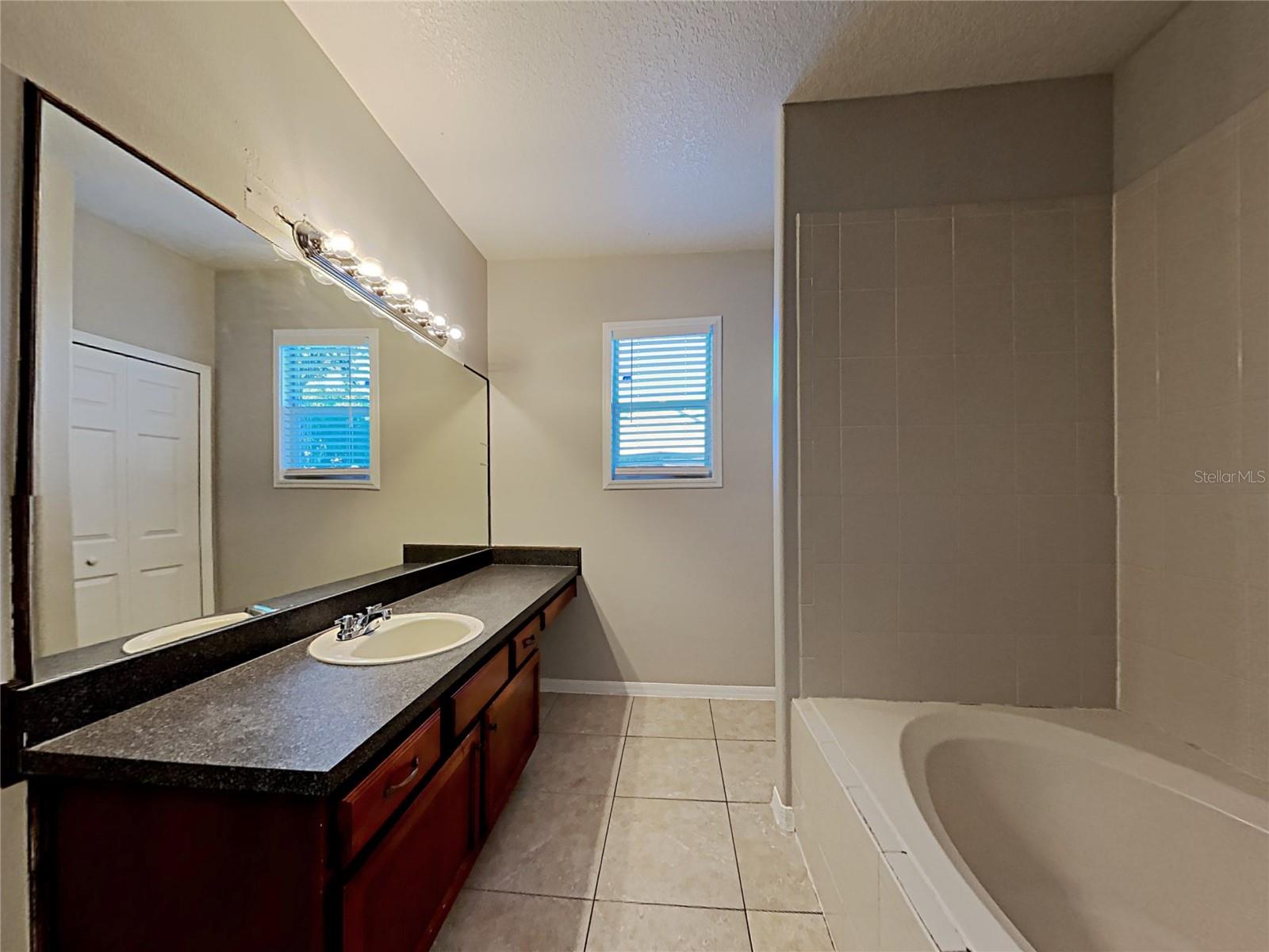 SUNSET RIDGE PH 02 - Residential