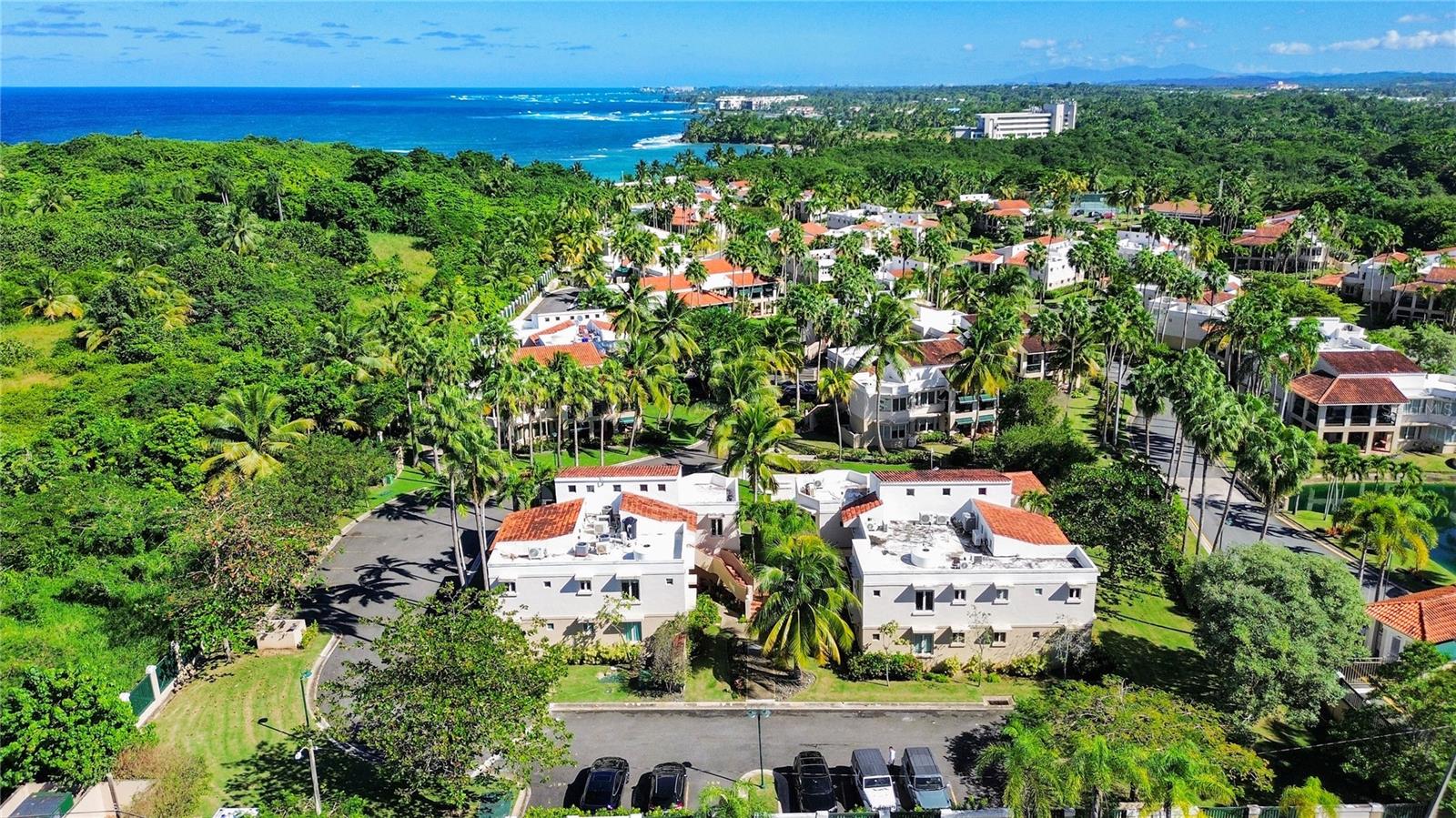 LAKE SIDE VILLAS - Residential