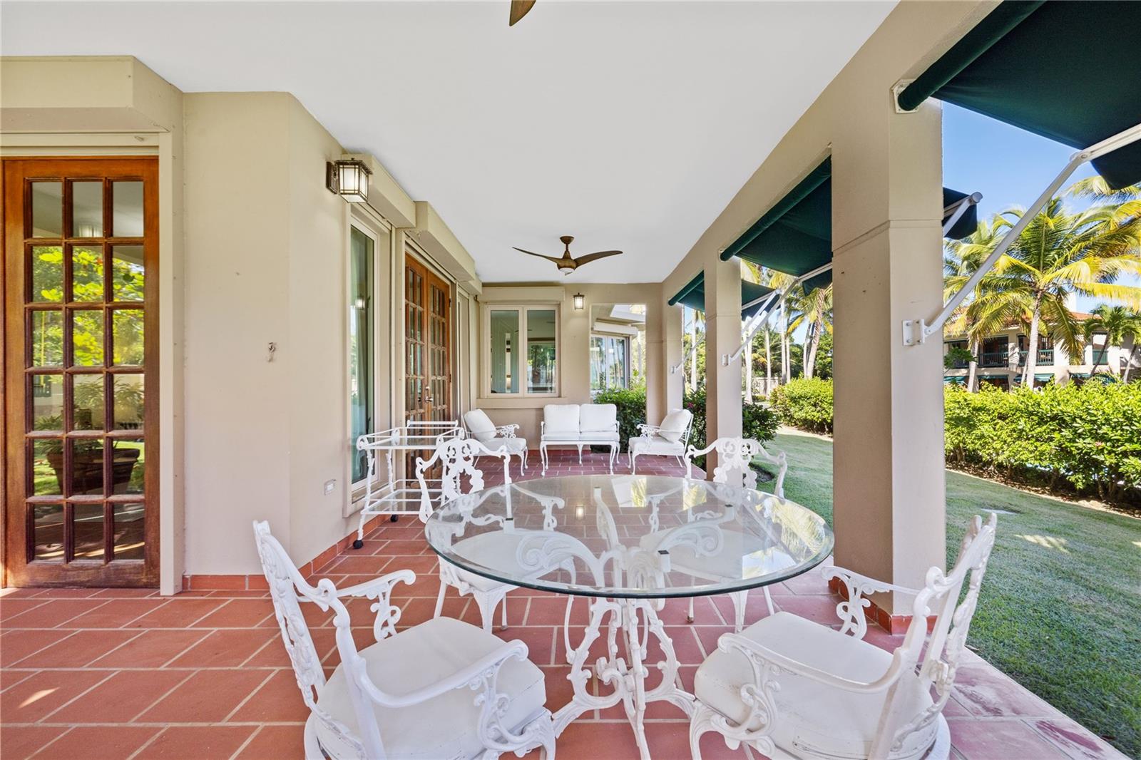 LAKE SIDE VILLAS - Residential