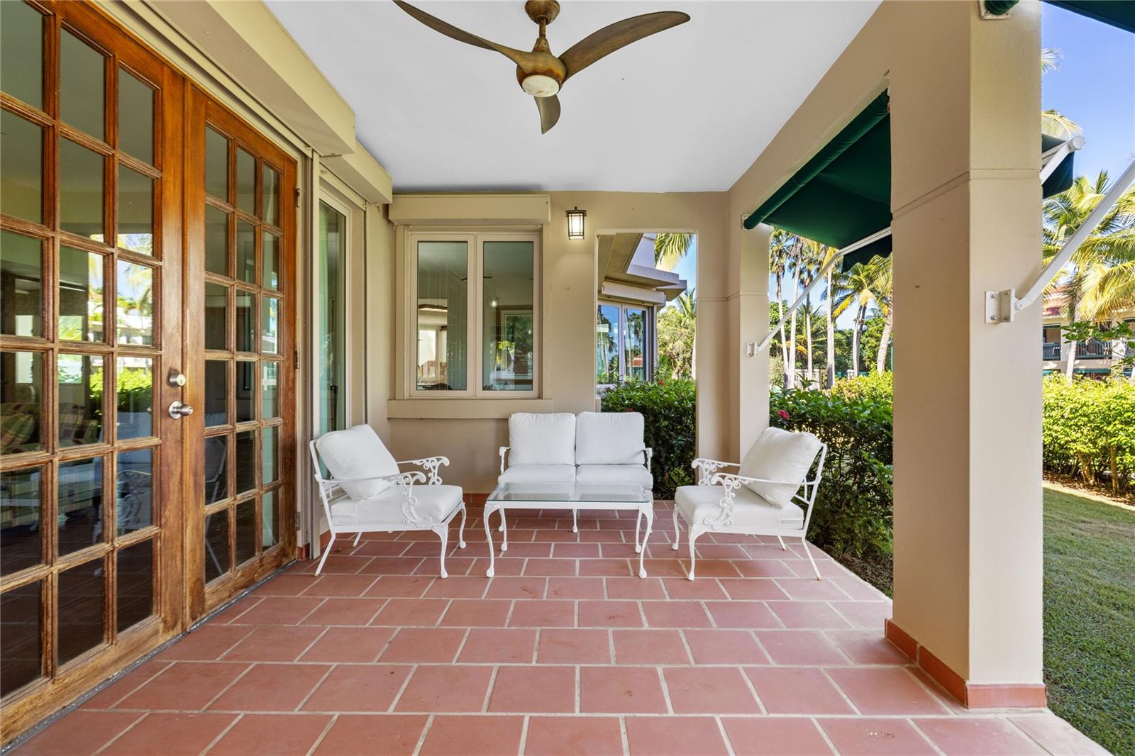 LAKE SIDE VILLAS - Residential