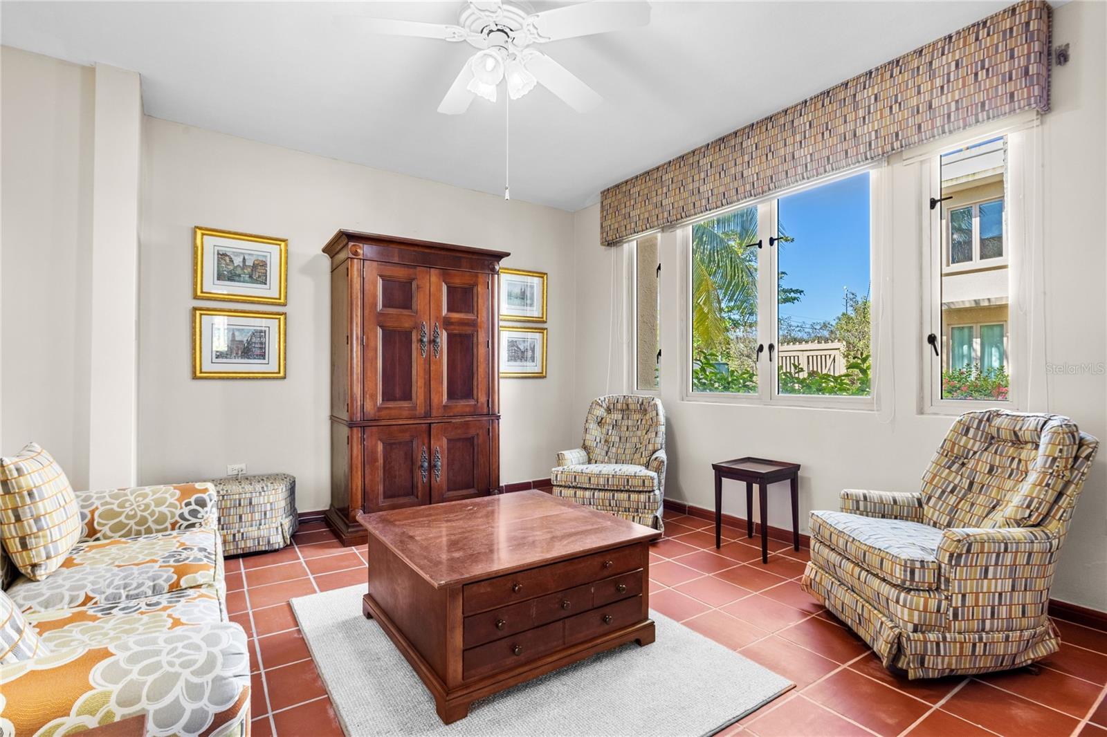 LAKE SIDE VILLAS - Residential