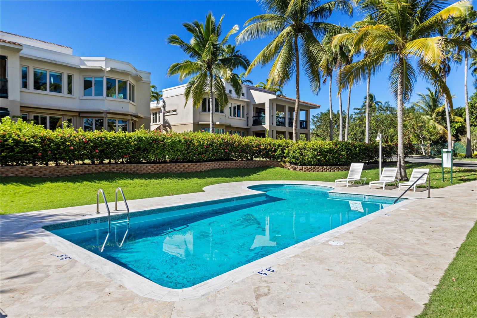 LAKE SIDE VILLAS - Residential