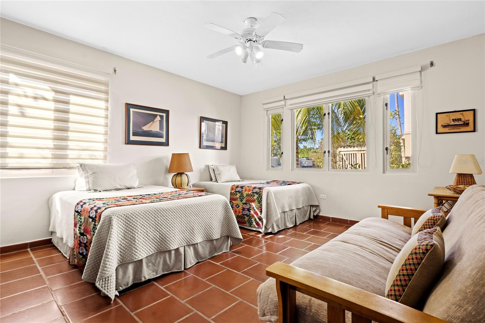 LAKE SIDE VILLAS - Residential