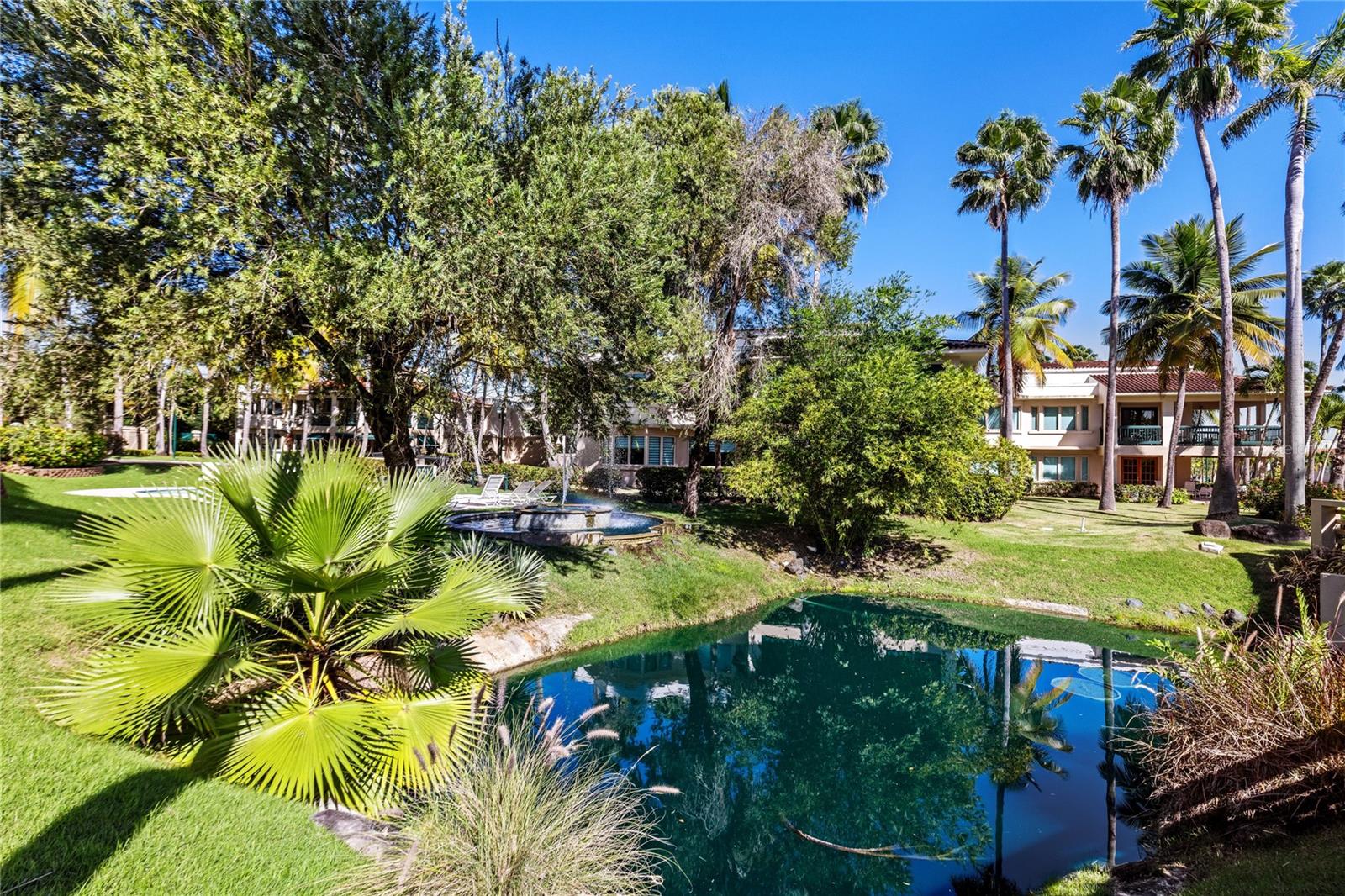 86 LAKE SIDE VILLAS AB 3