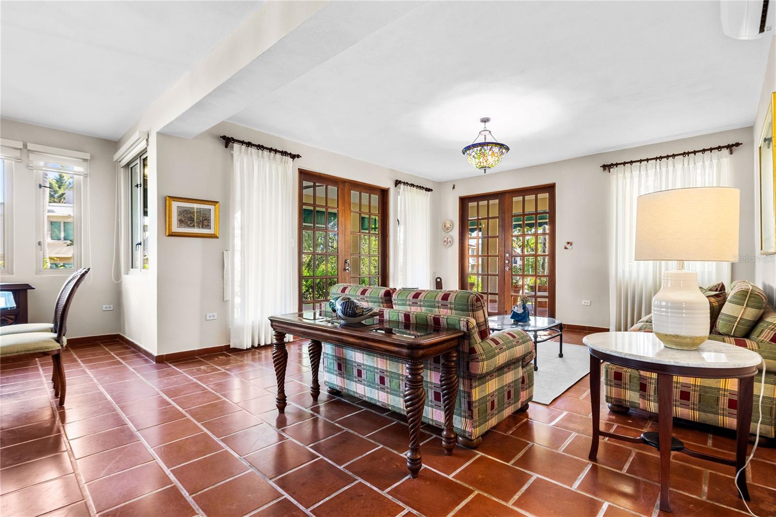 LAKE SIDE VILLAS - Residential