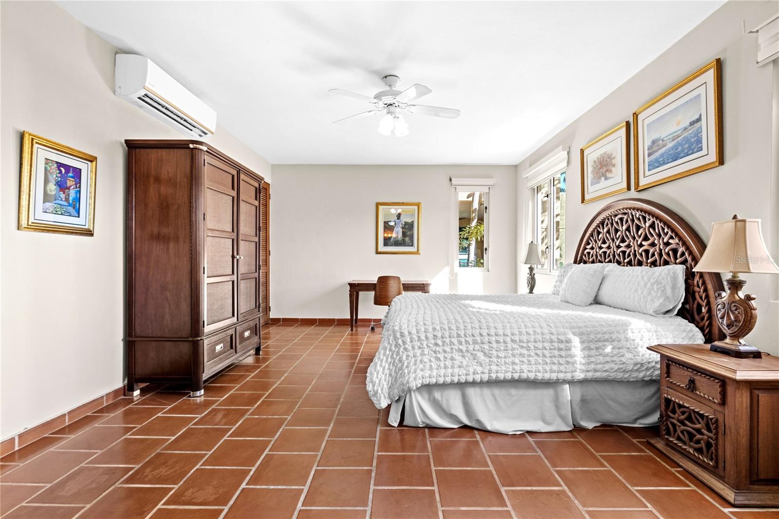 LAKE SIDE VILLAS - Residential