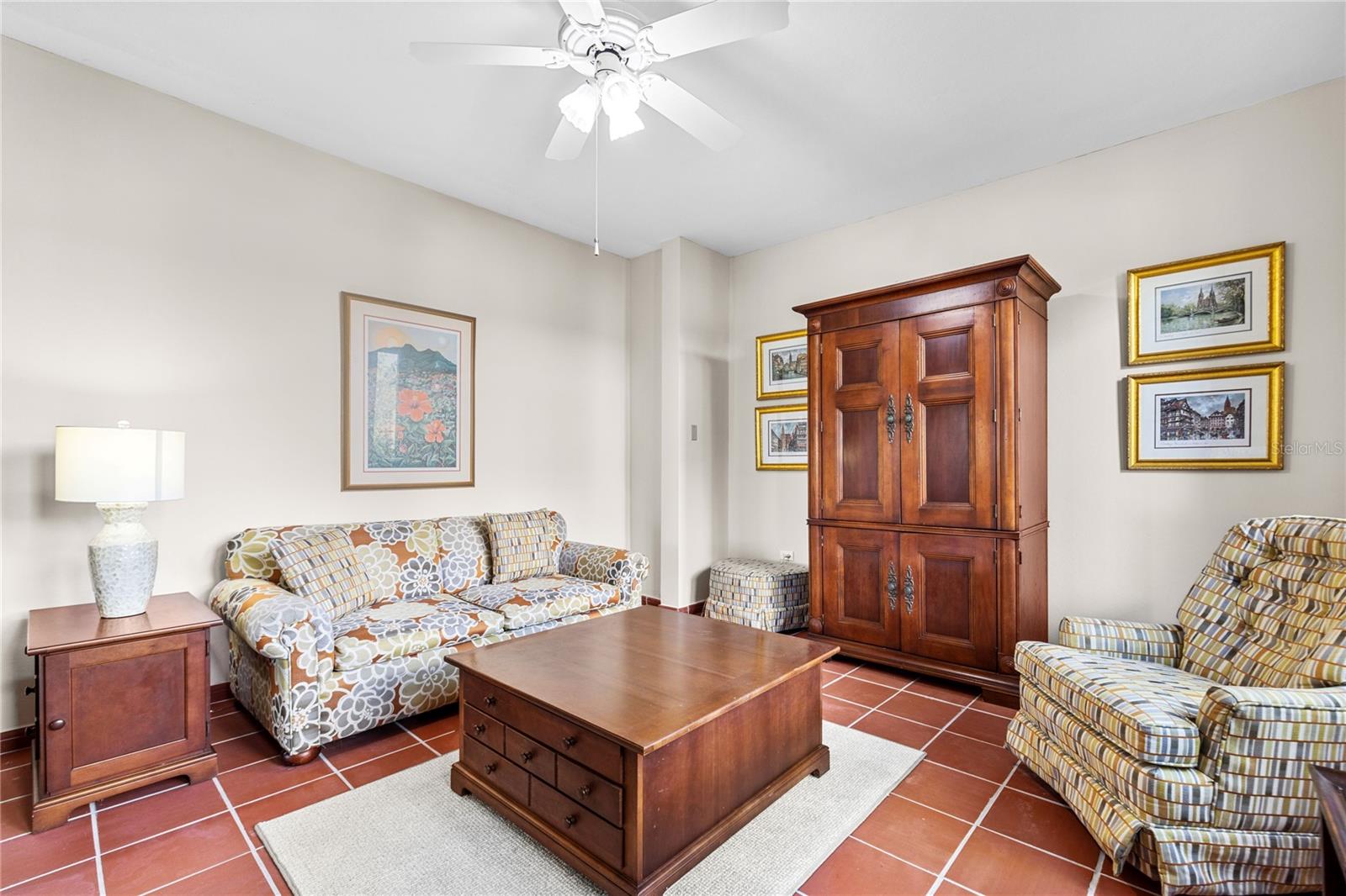 LAKE SIDE VILLAS - Residential