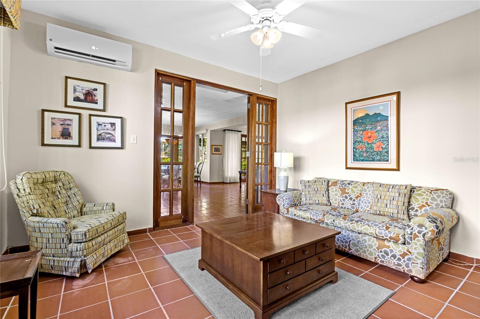 LAKE SIDE VILLAS - Residential