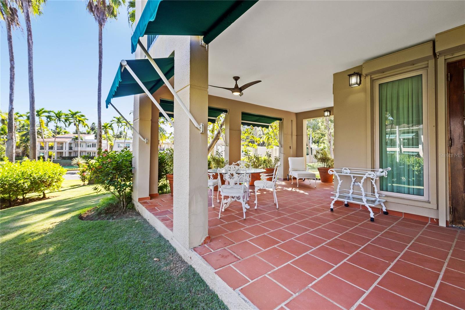 LAKE SIDE VILLAS - Residential