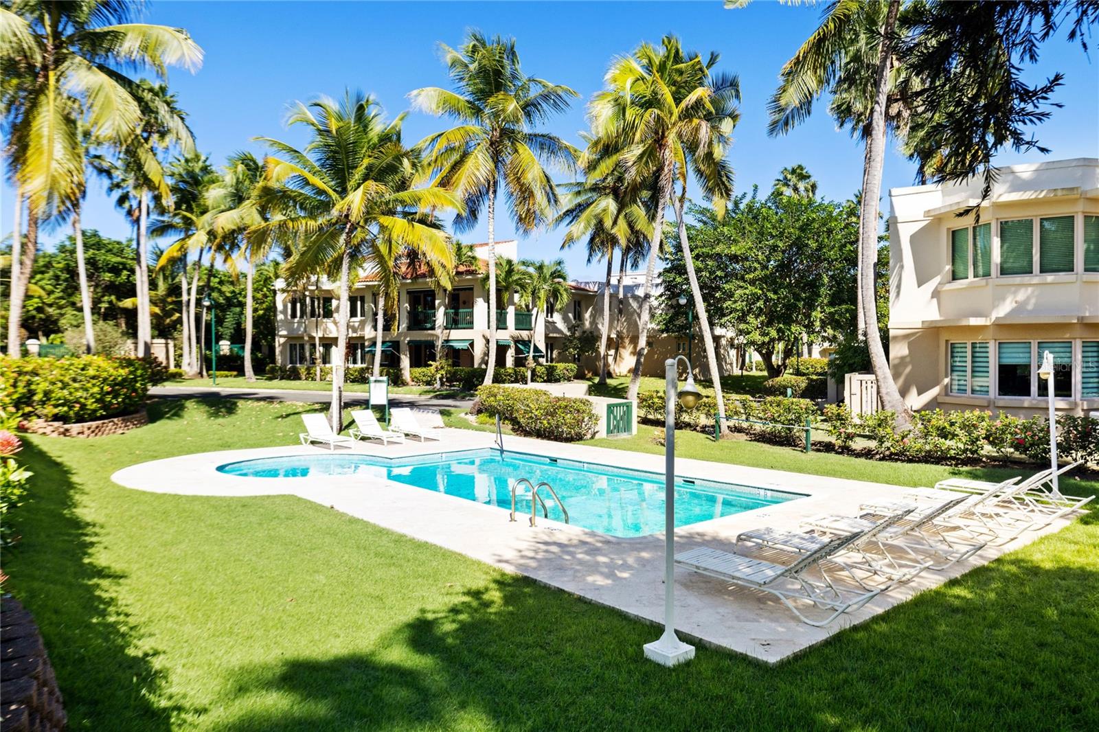 LAKE SIDE VILLAS - Residential