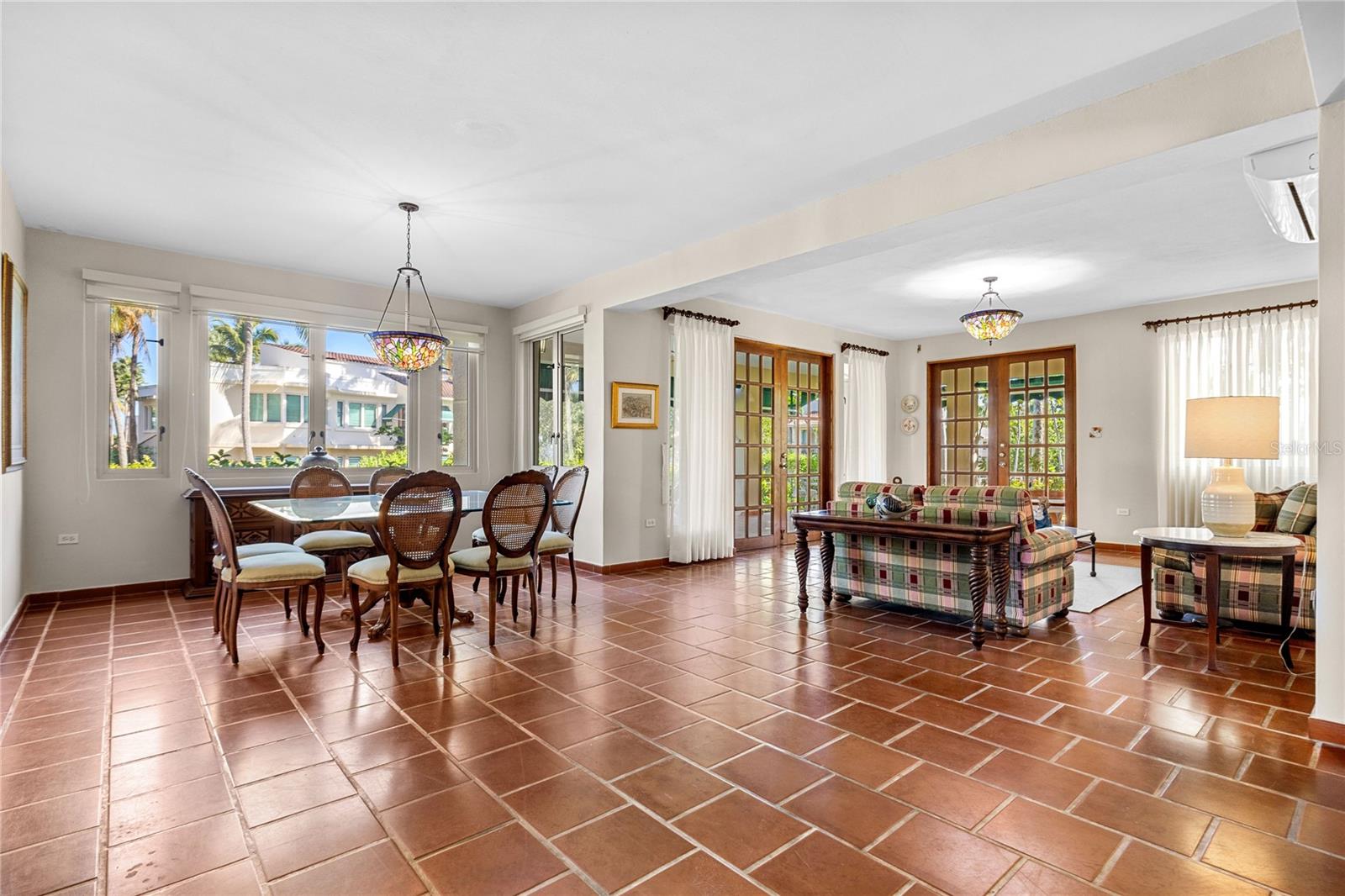 LAKE SIDE VILLAS - Residential