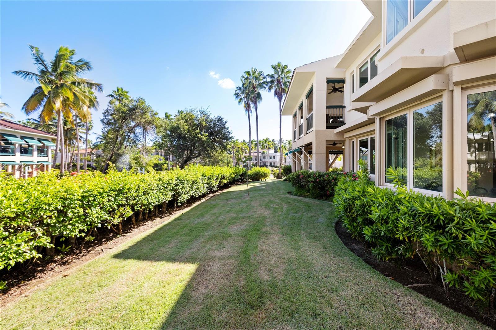 LAKE SIDE VILLAS - Residential