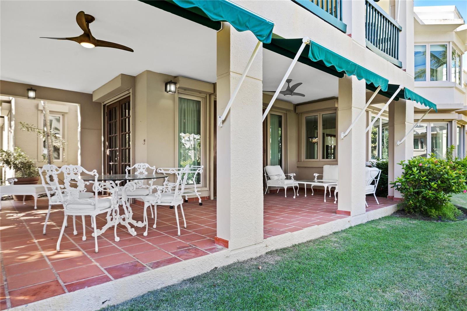 LAKE SIDE VILLAS - Residential