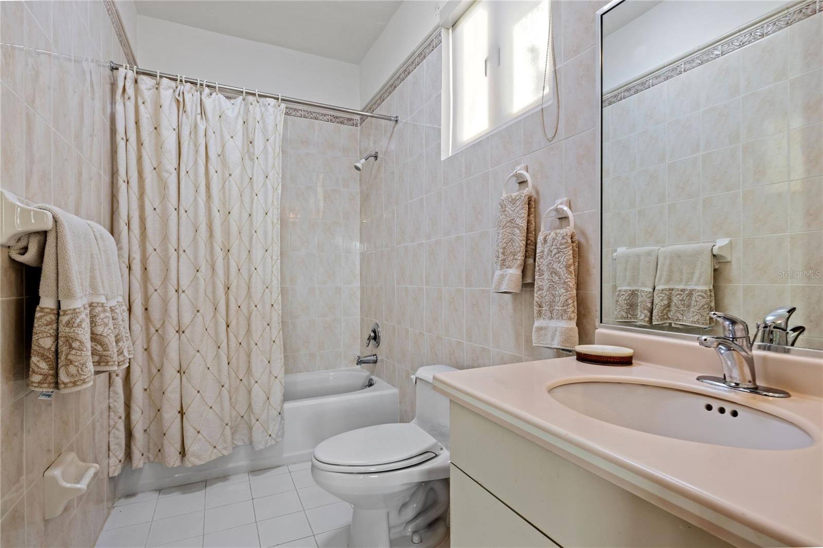 LAKE SIDE VILLAS - Residential