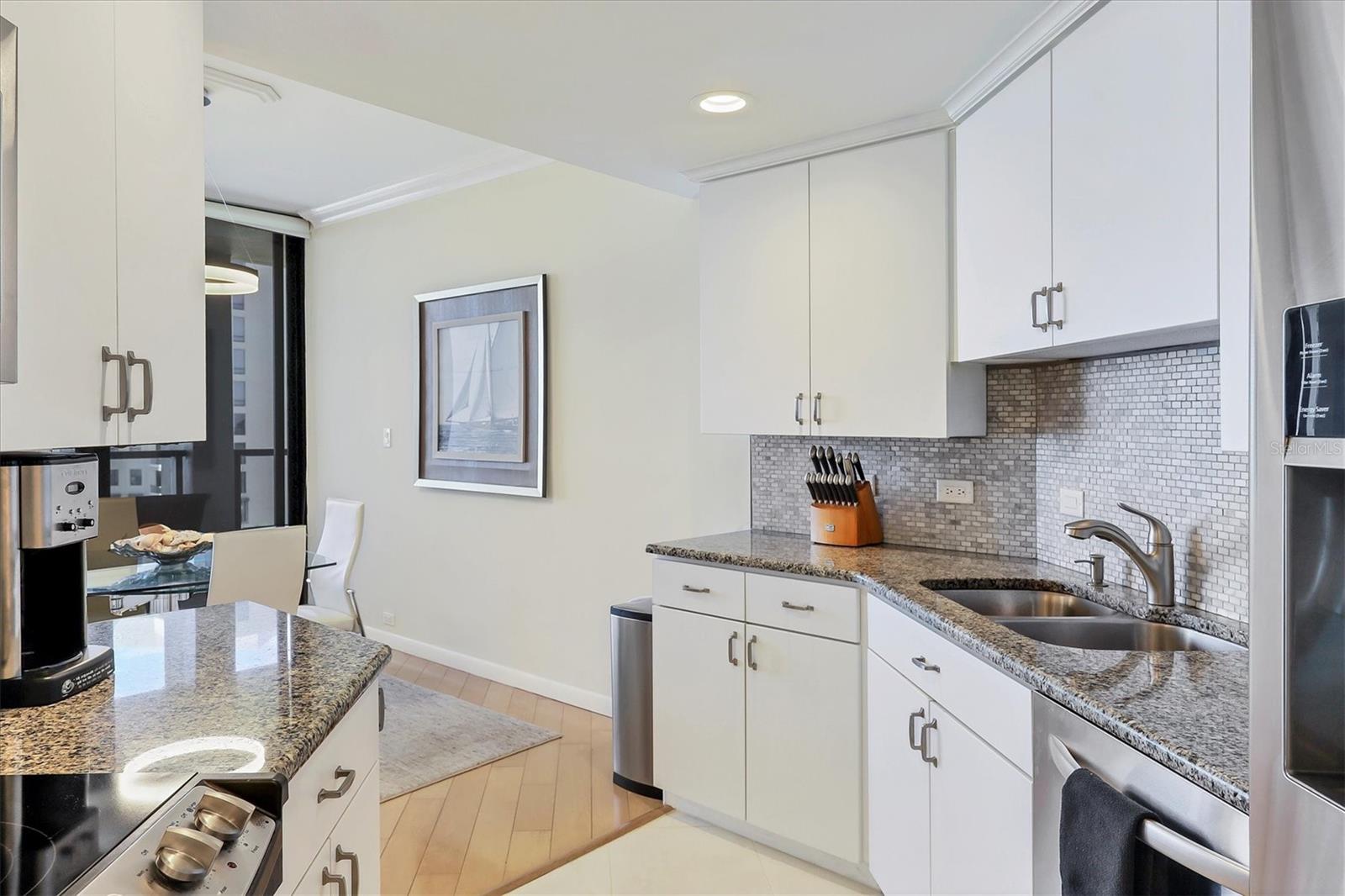 PROMENADE - Residential Lease