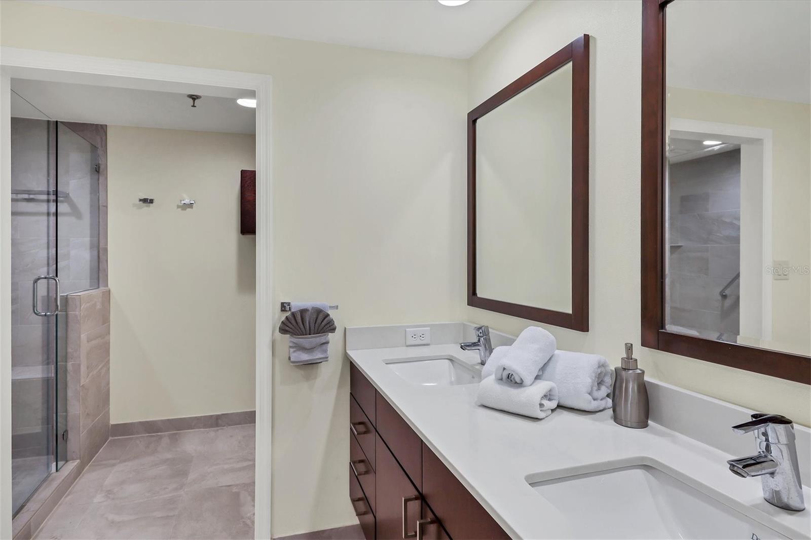 PROMENADE - Residential Lease