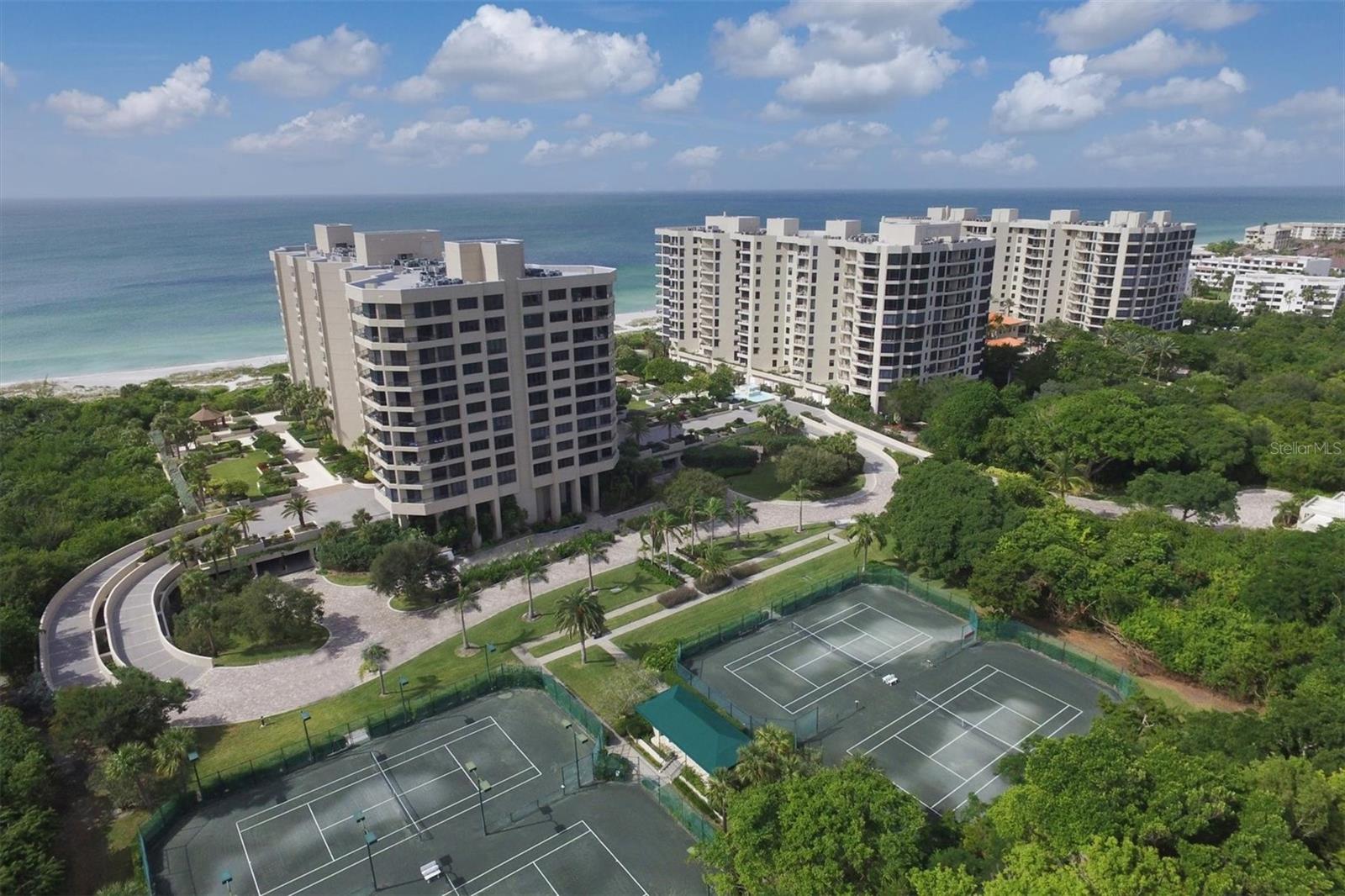 PROMENADE - Residential Lease