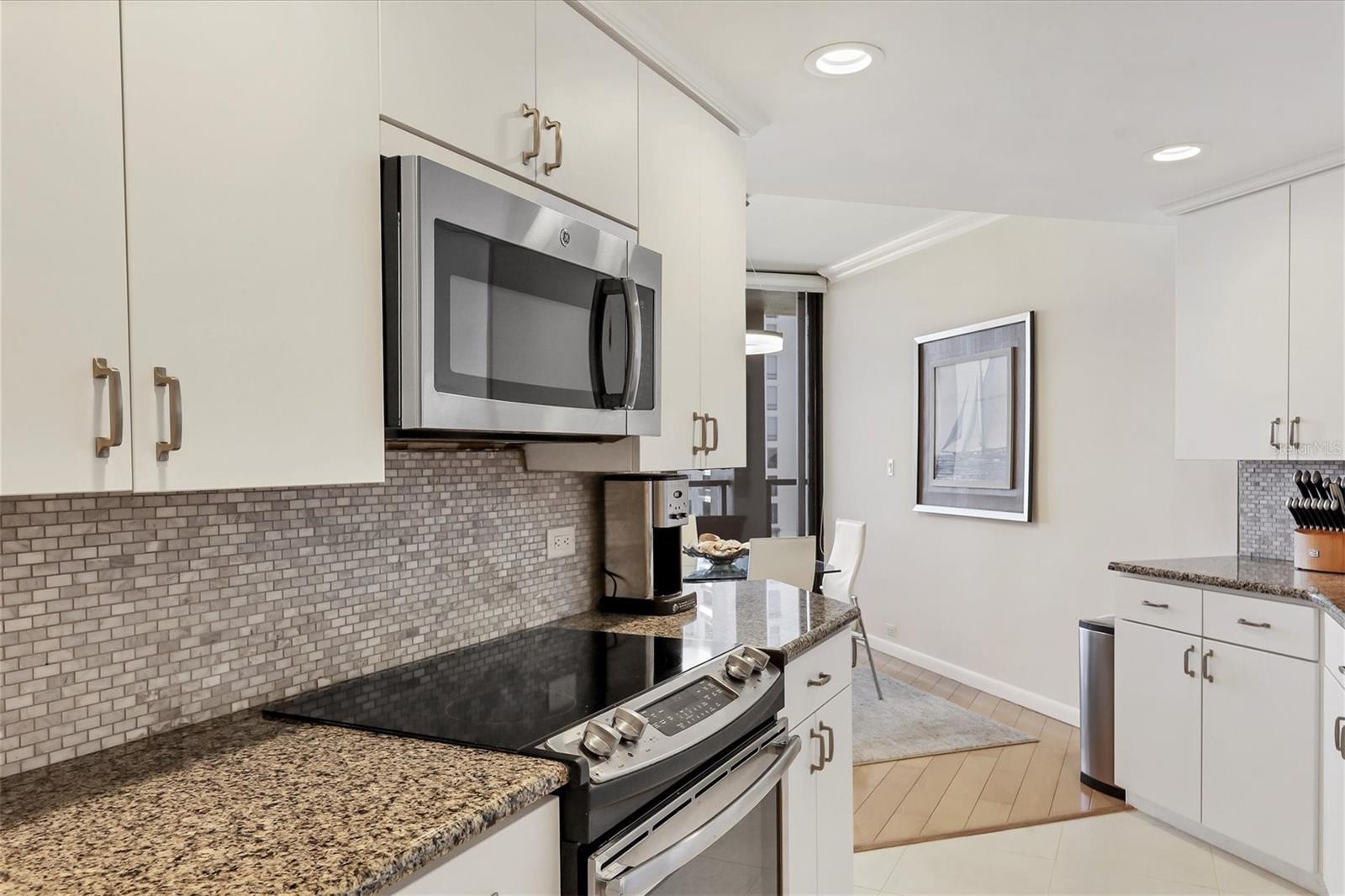 PROMENADE - Residential Lease