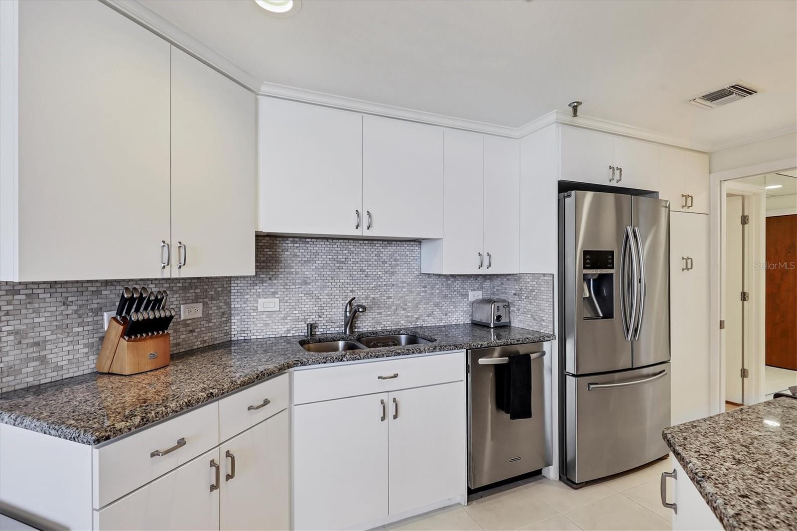 PROMENADE - Residential Lease