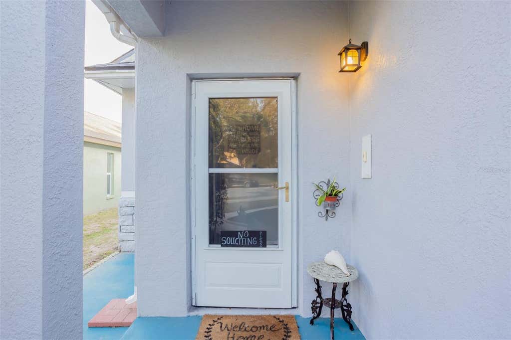 Photo of 7603 Devonbridge Garden Way, Apollo Beach, FL 33572 (MLS # TB8530920)