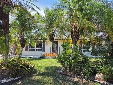 Photo of 18190 Steele Avenue, Port Charlotte, FL 33948 (MLS # A4697842)