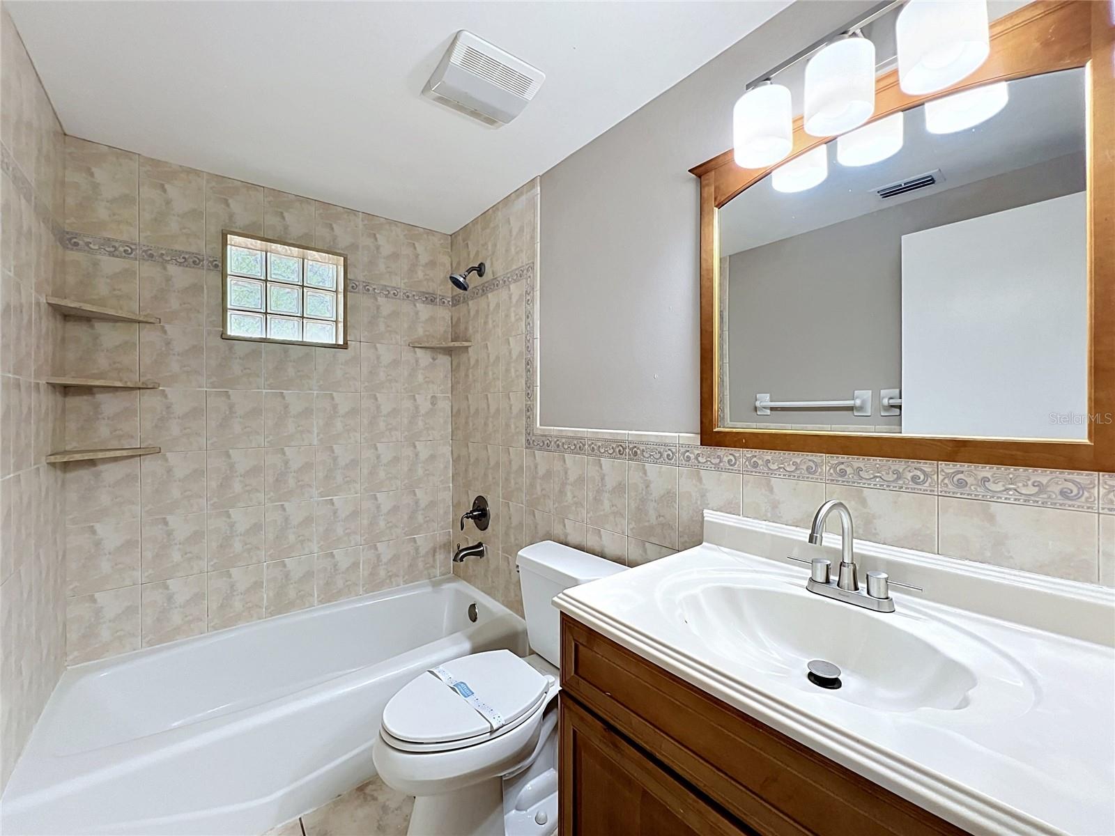 BRANDON VALRICO HILLS ESTATES SUB - Residential