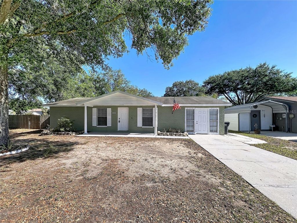 Photo of 808 Falkirk Avenue, Valrico, FL 33594 (MLS # TB8506393)